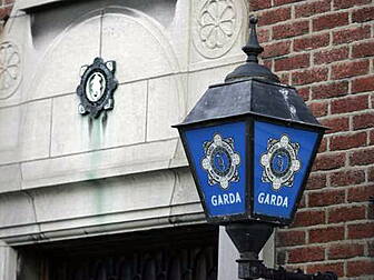 Man dies after falling from ap...
